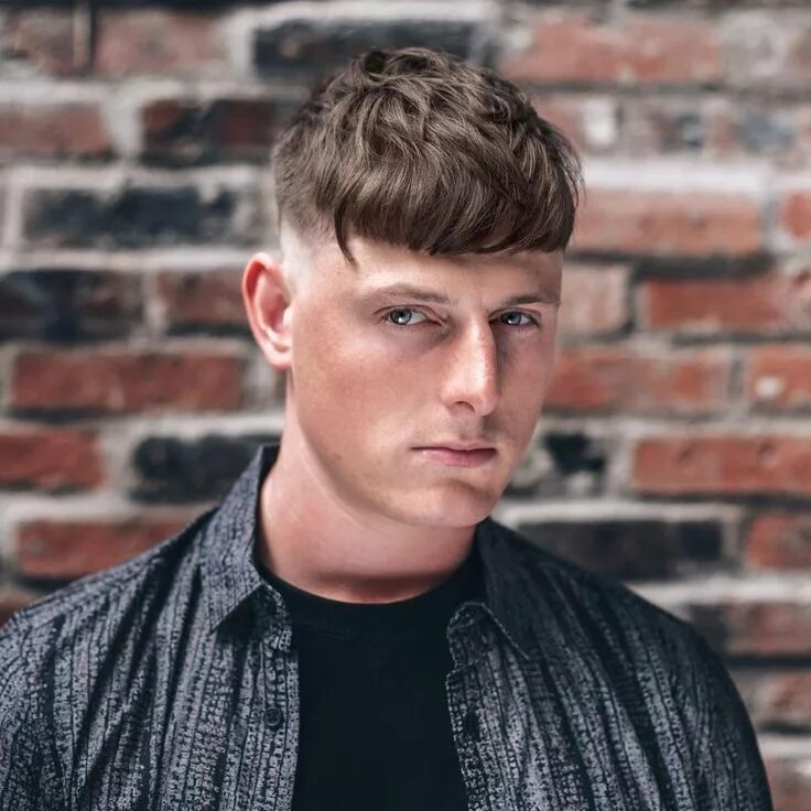 Прическа руса Crop Texturé + Dégradé à blanc - Coupe de cheveux homme Cheveux homme, Coiffure 