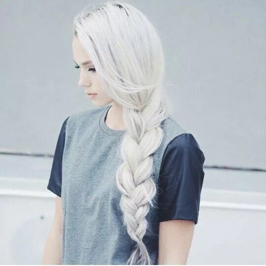 Прическа с белыми волосами Love the colour & the style ♡ Hair styles, Silver hair color, Silver white hair