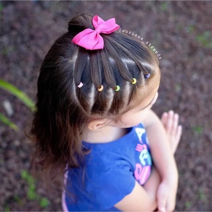 Прическа с бусинами для девочки Pin by Berenice on Peinados para Melody Little girl hairstyles, Girl hairstyles,