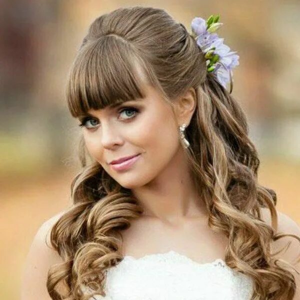 Прическа с челкой на средние распущенные Beautiful festive hairstyles for medium hair that you can make by yourself