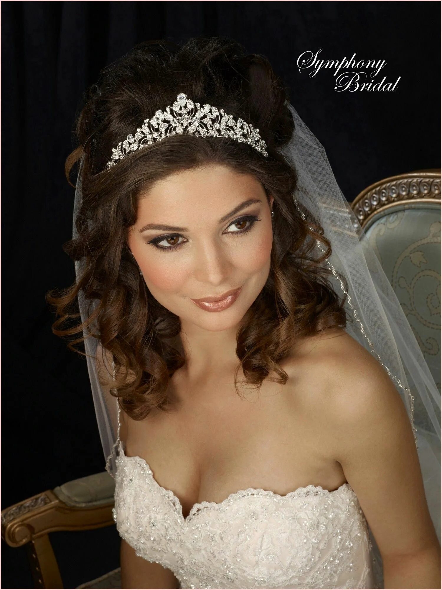 Прическа с диадемой Hochzeitsfrisuren Schleier Diadem Wedding hairstyles with crown, Tiara hairstyle