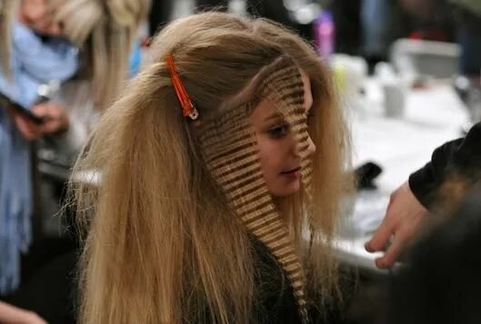 Прическа с гофре для девочки Crimped Hairstyles - How to Crimp Hair Crimped hair, Hair crimper, Hair styles