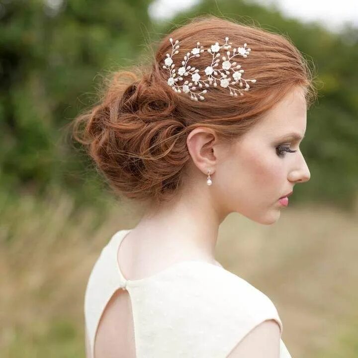 Прическа с гребешком на короткие волосы Vivien J 'Heather' Pearl And Flower Wedding Hair Pins Simple bridal hairstyle, W