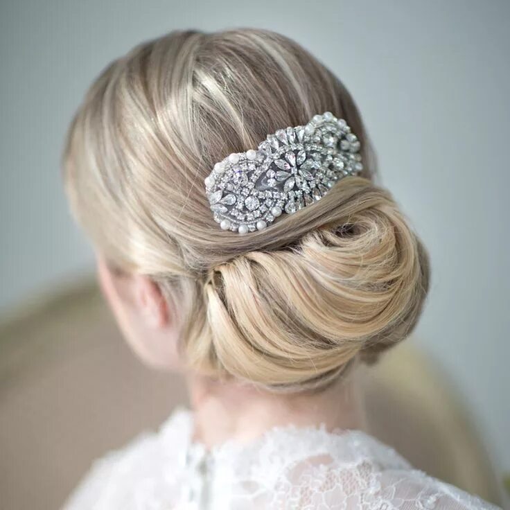 Прическа с гребешком на средние 751cb4941801f676e0cd7897890953a2--hair-comb-wedding-bridal-hair-combs.jpg (736 ×