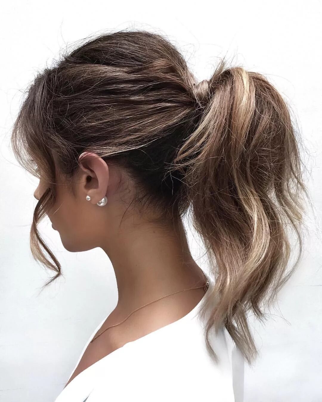 Прическа с хвостом женская на средние See this Instagram photo by @friendinfashion * 2,600 likes Casual wedding hair, 