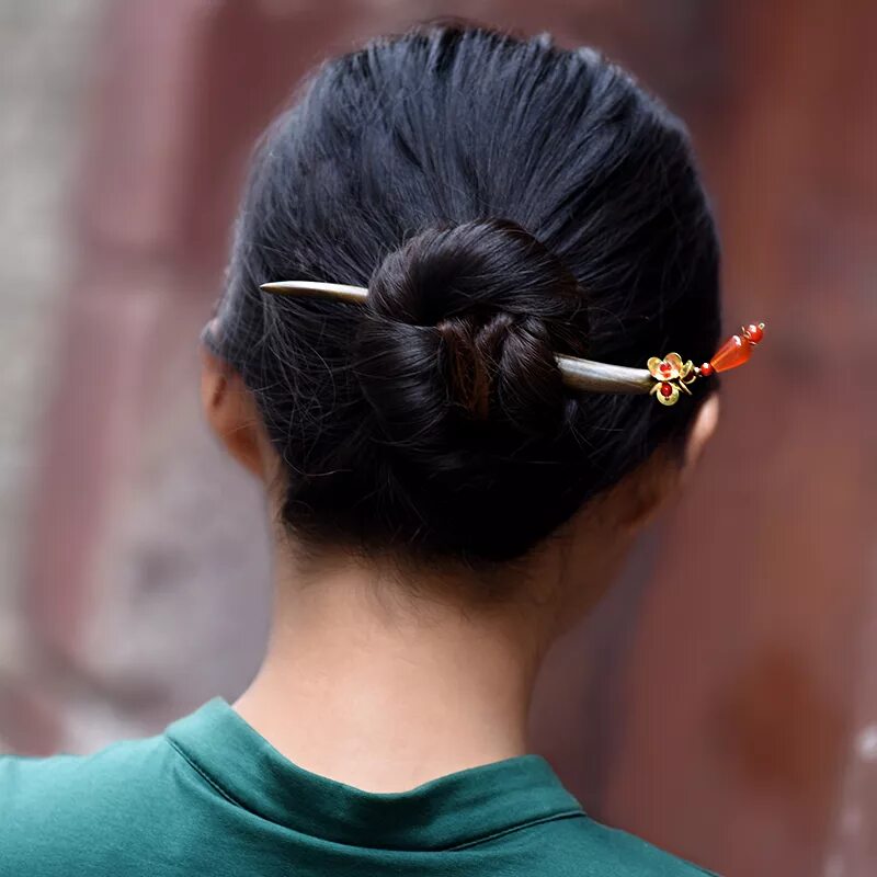 Прическа с китайскими палочками на длинные волосы ethnic hairpin for women sanders wood sticks charm copper flower red carnelian d