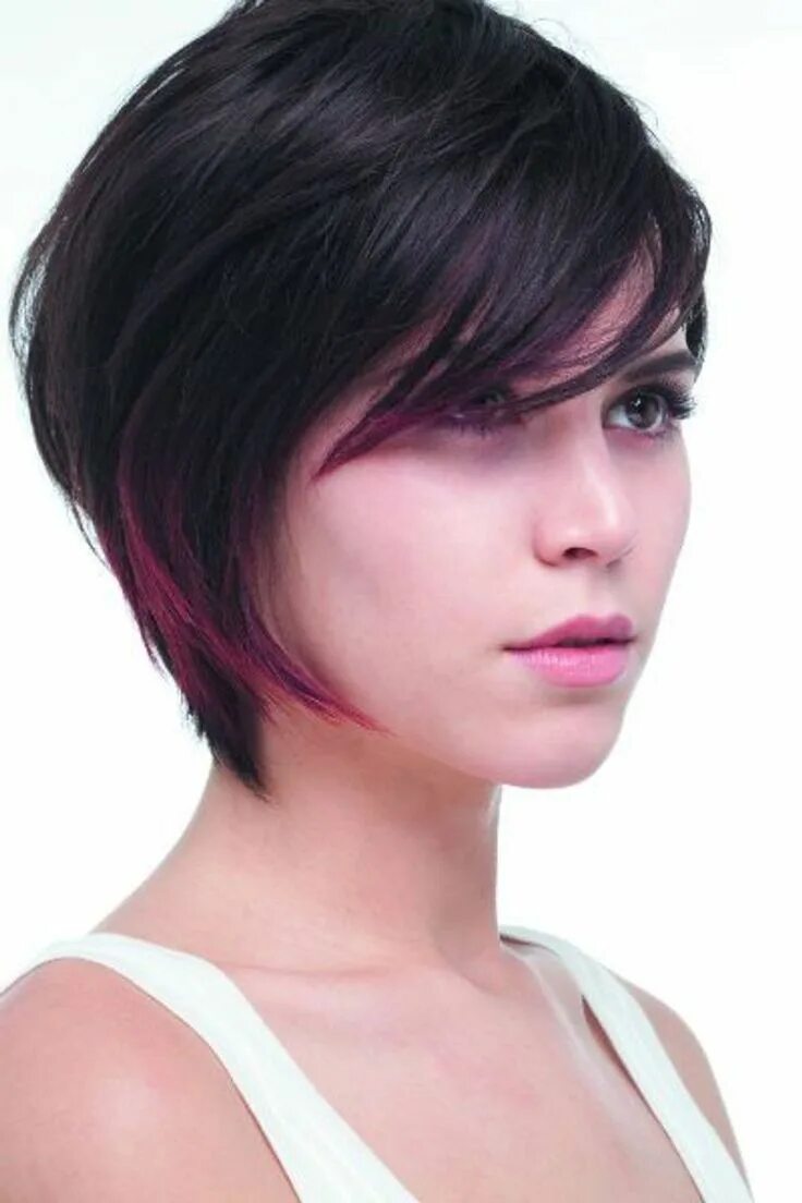 Прическа с короткими прядями Carré dégradé coupe Carré dégradé, Cheveux mi long, Coiffure carré dégradé