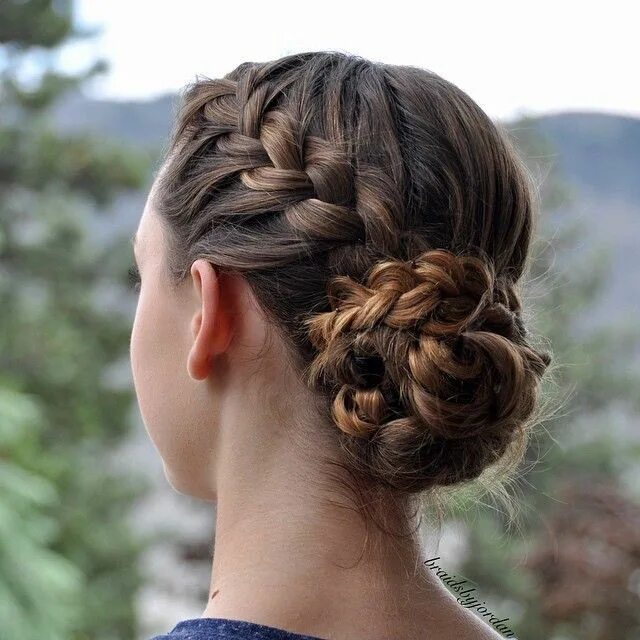 Прическа с косой Invisible Braid Braided bun hairstyles, French braid hairstyles, Braided hairsty