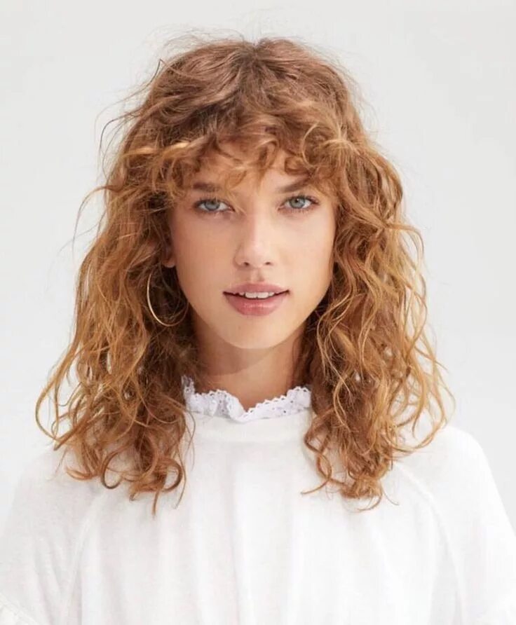 Прическа с кудрявой челкой женская 21 Curly Bangs Hairstyle Ideas as Seen on Celebrities Curly hair photos, Hair ph