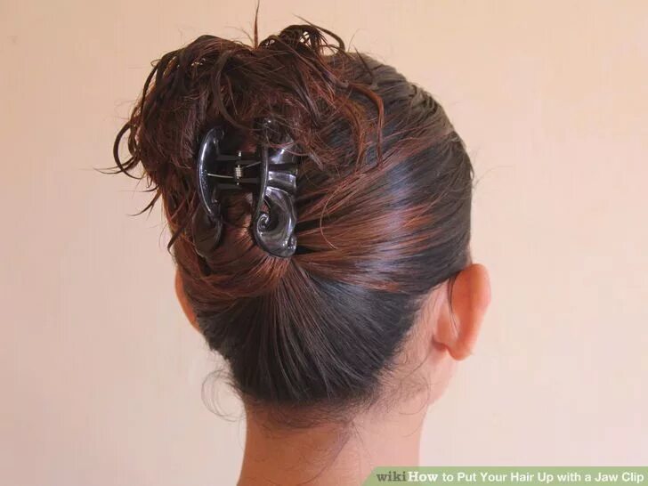 Прическа с маленькими крабиками 2024 4 Ways to Put Your Hair Up with a Jaw Clip - wikiHow Up hairstyles, Clip hairsty