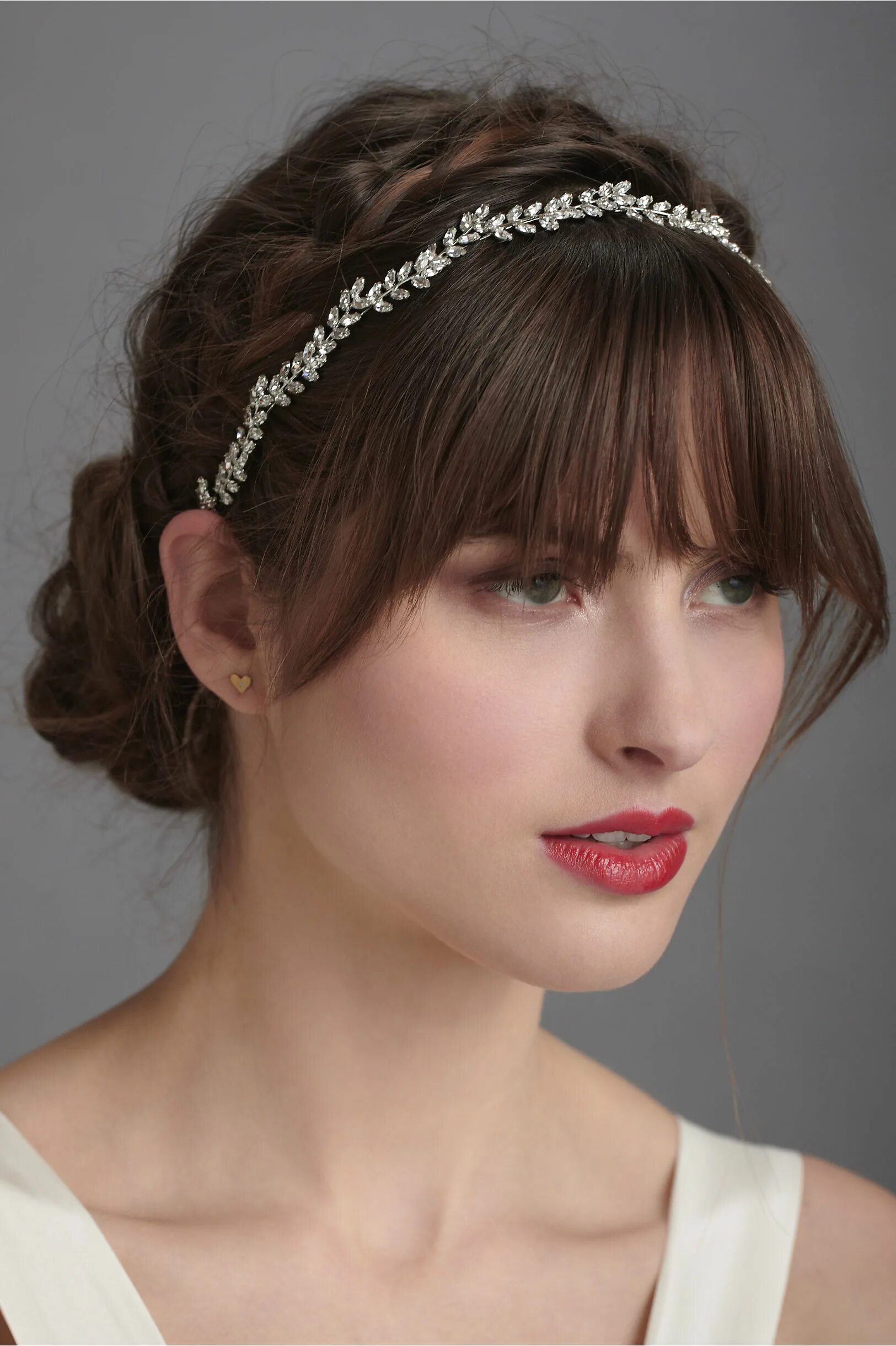 Прическа с ободком на средние волосы Everbright Circlet in Shoes & Accessories Headpieces at BHLDN Wedding hair inspi