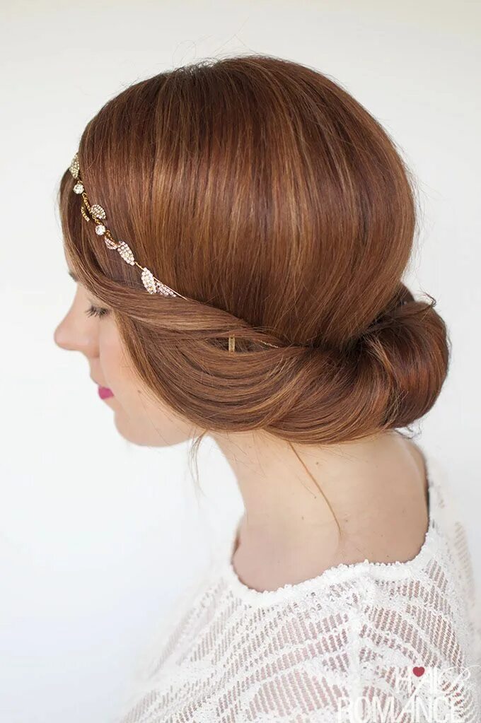 Прическа с ободком на средние волосы Wedding hair inspiration - one headband, three ways - Hair Romance Hair romance,