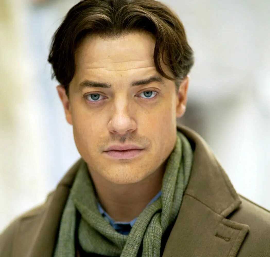 Прическа с пробором посередине мужская Middle part hairstyles, Brendan fraser, Haircuts for men