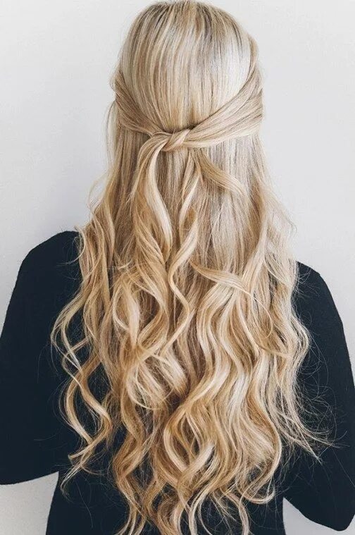 Прическа с распущенными волосами на длинные волосы 5 Casual Half Up Half Down Hairstyles We Love - Society19 UK Down curly hairstyl