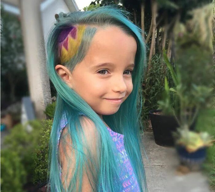 Прическа с цветными волосами для девочки Image result for little lyra’s unicorn Cabelo raspado, Cabelo multicolorido, Pen