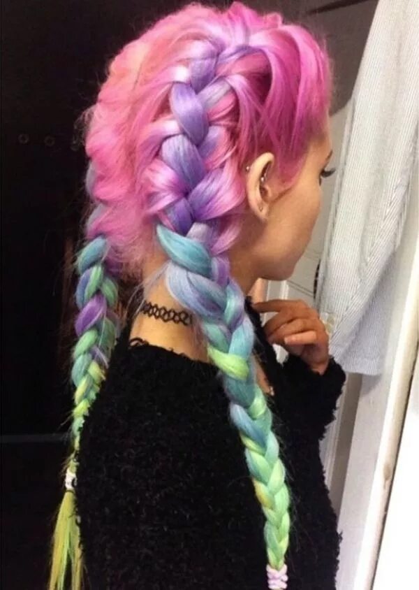 Прическа с цветными волосами для девочки Rainbow Braids That Will Make You Want to Dye Your Hair Today ... Hair inspirati