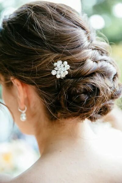 Прическа с убранными волосами Elegant Tappan Hill Mansion Wedding Wedding hair and makeup, Wedding hairstyles,