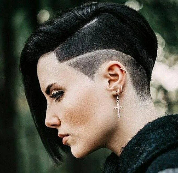 Прическа с выбритой челкой женские 5 modern short emo hairstyles you have to see Thick hair styles, Emo hair, Under