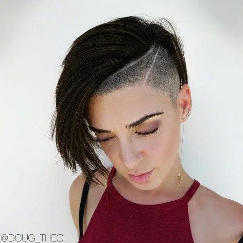 Прическа с выбритой челкой женские 50 Women’s Undercut Hairstyles to Make a Statement in 2024 Hair styles, Short ha