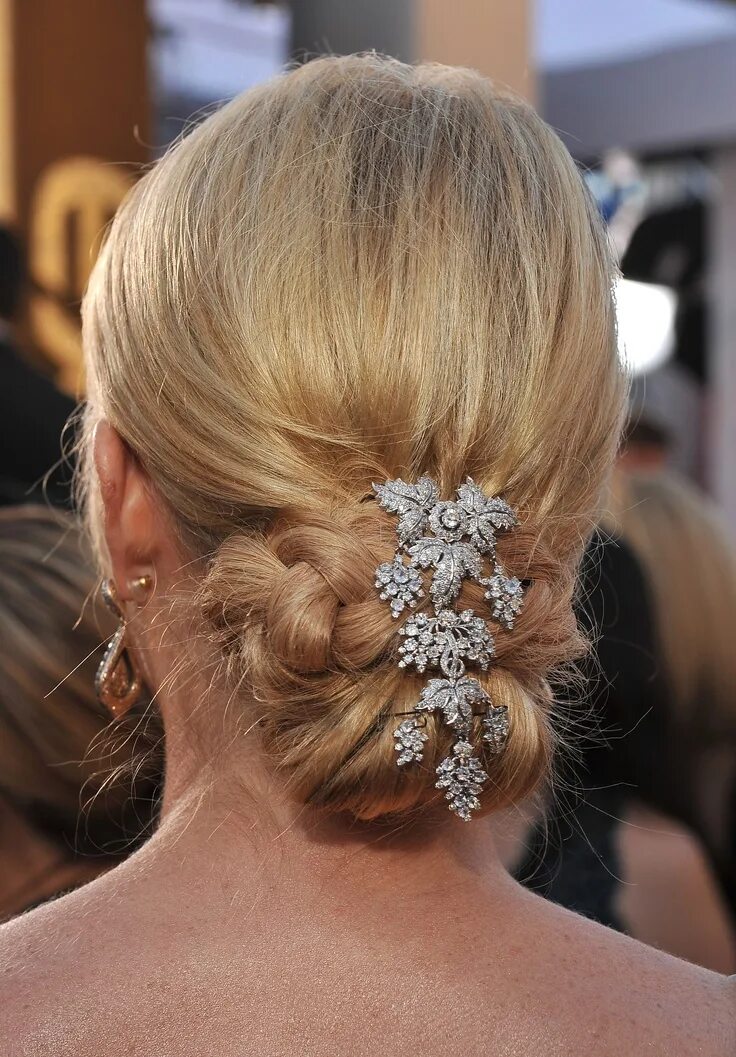 Прическа с заколками фото Hair Jewelry: Shop or DIY - Hair jewelry, Pretty hairstyles, Holiday hairstyles