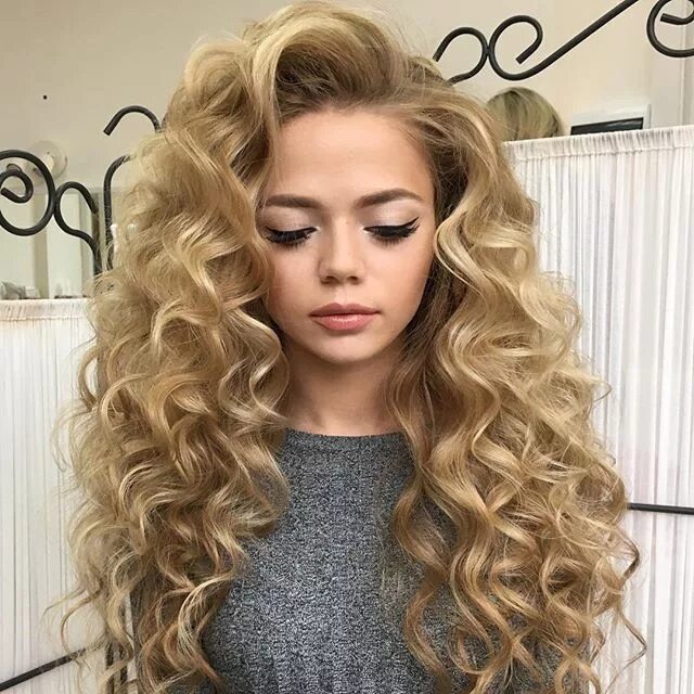 Прическа с завитыми волосами Pin by Karina on HAIR Long hair styles, Prom hairstyles for long hair, Wedding h