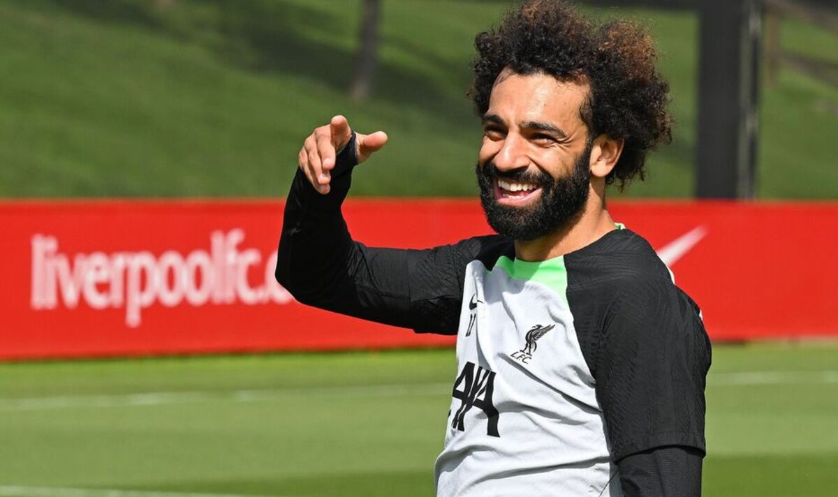 Прическа салаха новая 2024 Liverpool star Mo Salah and agent 'drop hint' on accepting £ 200m Saudi transfer