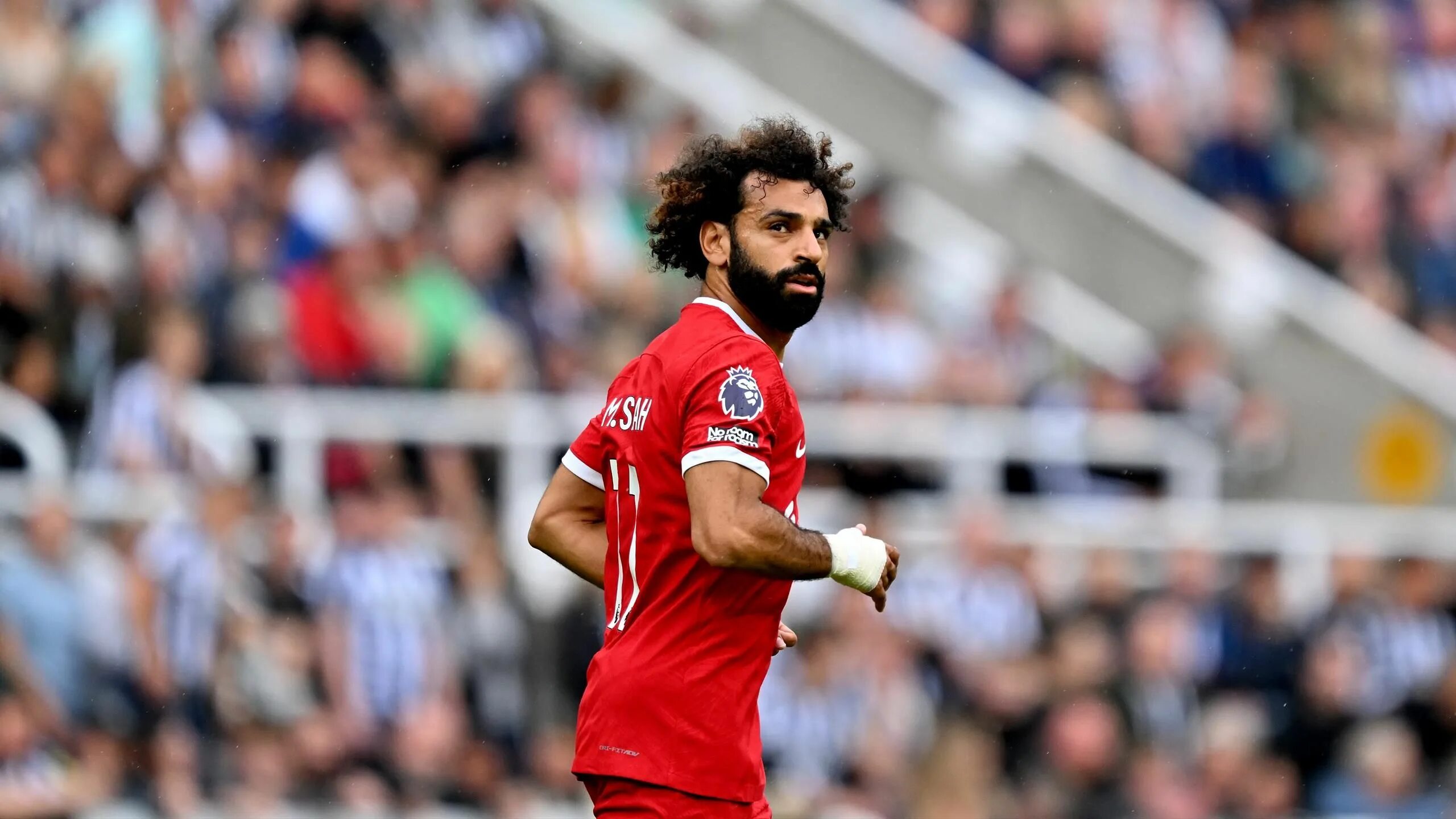 Прическа салаха новая 2024 Mohamed Salah: Peter Crouch says longer Saudi transfer window 'doesn't seem fair