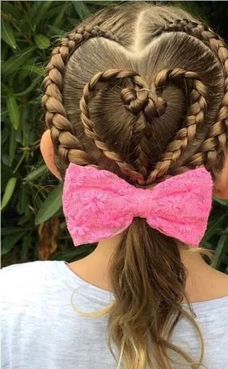 Прическа сердечко из косичек для девочек 20 Hairstyles for Little Girls Heart braid, Hair styles, Under braids