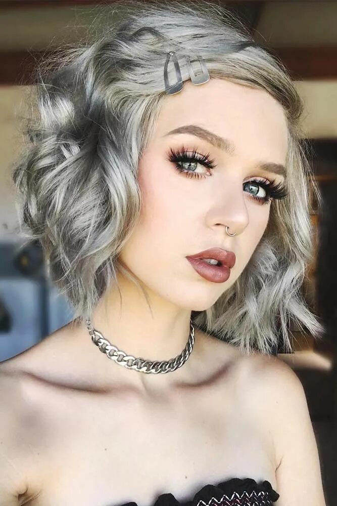 Прическа серые волосы 28 Stunning Silver Hair Looks to Rock Edgy hair color, Edgy hair, Grey hair colo