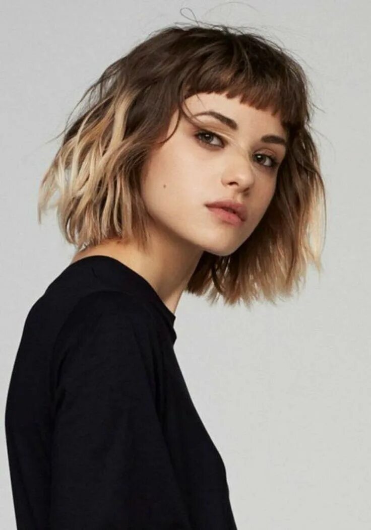 Прическа шегги на короткие Стрижка шегги на средние волосы Messy bob hairstyles, Bob haircut with bangs, Bo