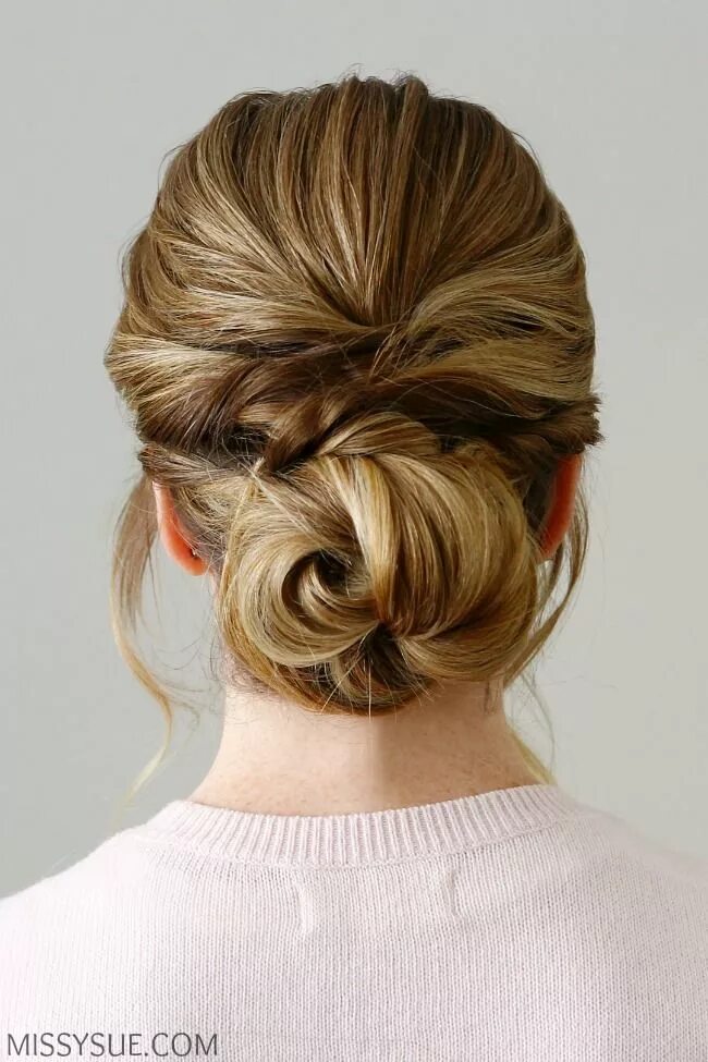 Прическа шпильками на средние волосы Twisted Knot Low Bun MISSY SUE Half updo hairstyles, Wedding hair and makeup, Wo