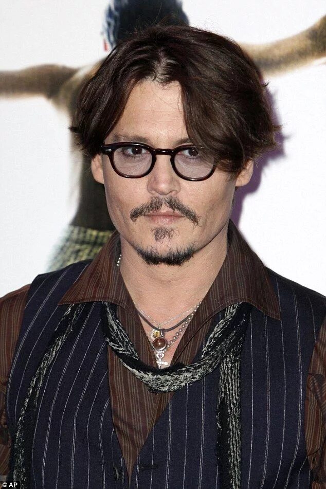 Прическа шторка мужская 2024 Pin on AAA Johnny Depp L'uomo Perfetto - Un Grande amore Johnny depp, Johnny dep