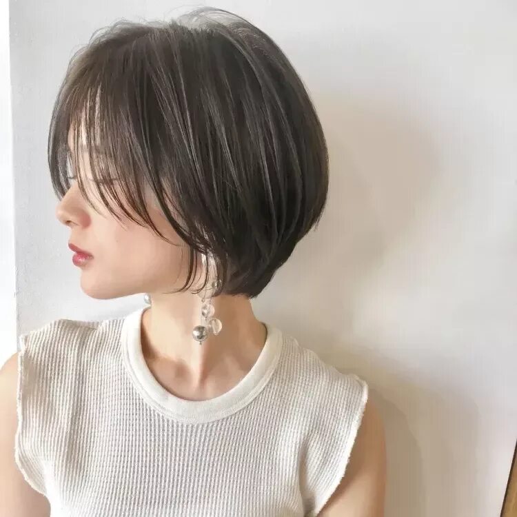 Прическа шторка на каре Trendy short tapered bob haircut 2023: The best styles to copy at any age Asian 