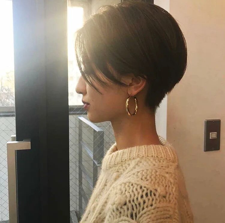 Прическа шторки для девушек на короткие волосы Short bob hairstyle with fringe - female. Short hair cuts, Short hair styles, Ha