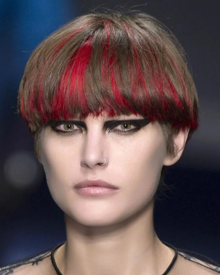 Прическа симметрия фото Frisuren für kurze Haare 2018-2019