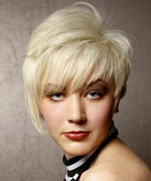 Прическа симметрия женская на короткие Short Straight Light Blonde Asymmetrical Hairstyle with Side Swept Bangs Asymmet