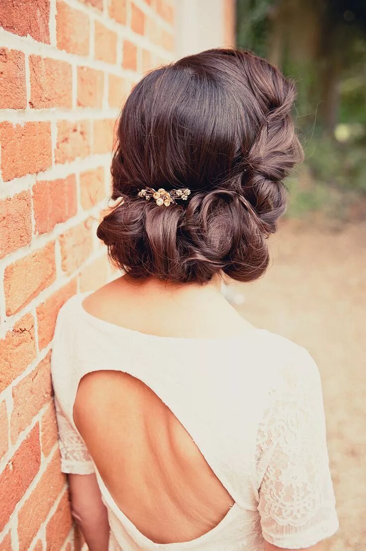 Прическа собранные волосы сзади Vintage Wedding Hair Inspiration for a Timeless, Retro Look Vintage hairstyles, 