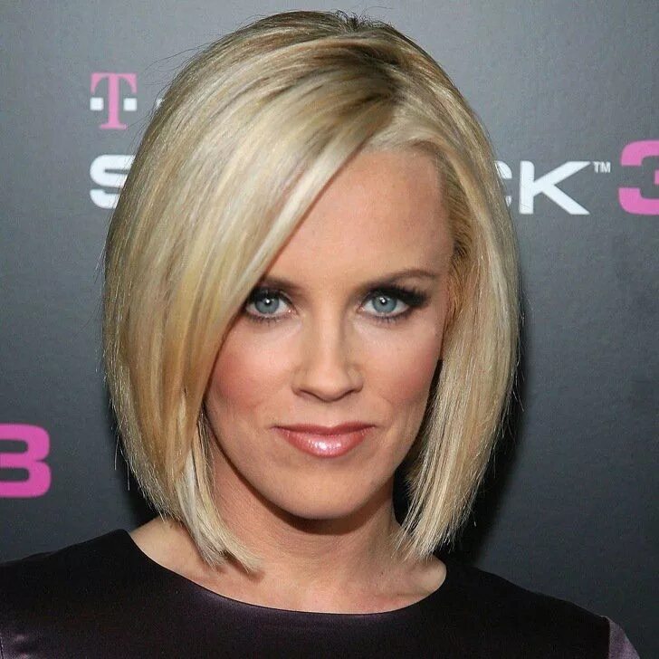 Прическа средний боб женская фото 40 Beautiful And Easy Medium Bob Hairstyles For Women At Any Age Angled bob hair