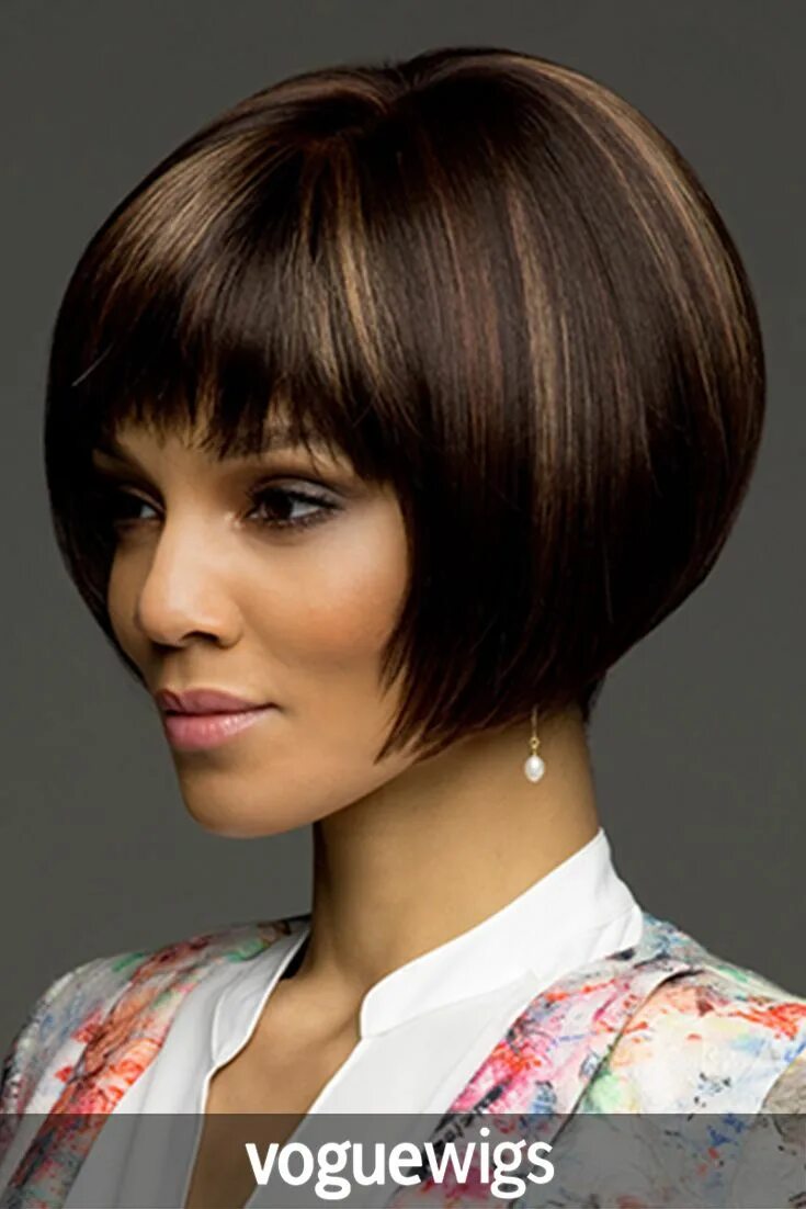 Прическа стрижка боб фото The Erin Wig by Amore is a sleek smooth bob cut. This trendy style is achieved u