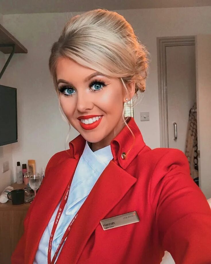 Прическа стюардессы как сделать Pin by Mark 1010 on Cabin Crew Flight attendant hair, Crew hair, Work hairstyles