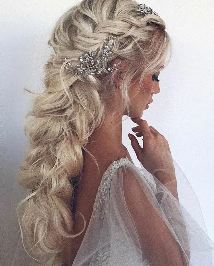 Прическа свадебная на длинные 2024 Длинные волосы.Прическа на свадьбу Long hair styles, Wedding hair trends, Weddin