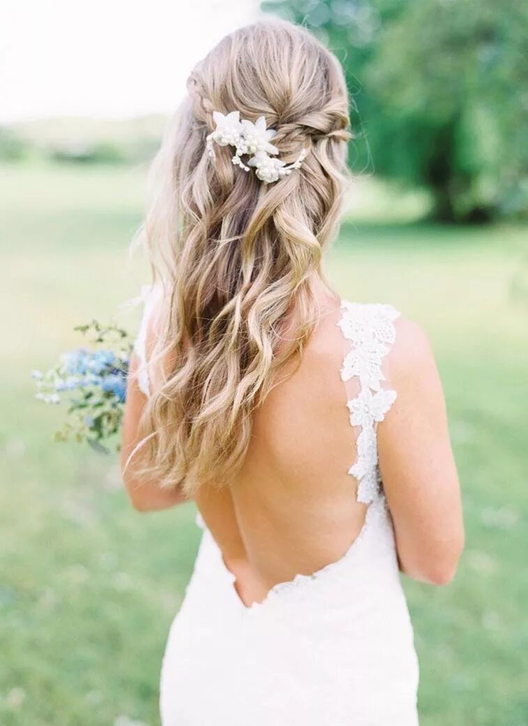 Прическа свадебная на длинные волосы легкие The Most Romantic Bridal Half Up Wedding Hairstyles Trendy wedding hairstyles, U