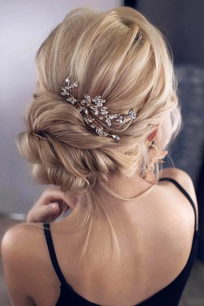 Прическа свидетельницы на свадьбу на средние волосы Classic Wedding Hairstyles: 30+ Best Looks & Expert Tips Unique wedding hairstyl