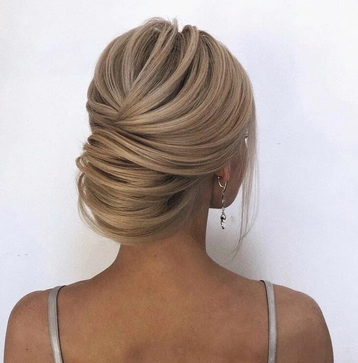 Прическа сзади Укладки без декоративных элементов Idee per capelli, Updo acconciatura, Acconcia