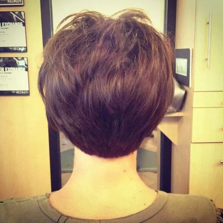 Прическа сзади коротко Pin by Sharon Kelly on Hairstyles Short stacked bob hairstyles, Stacked bob hair