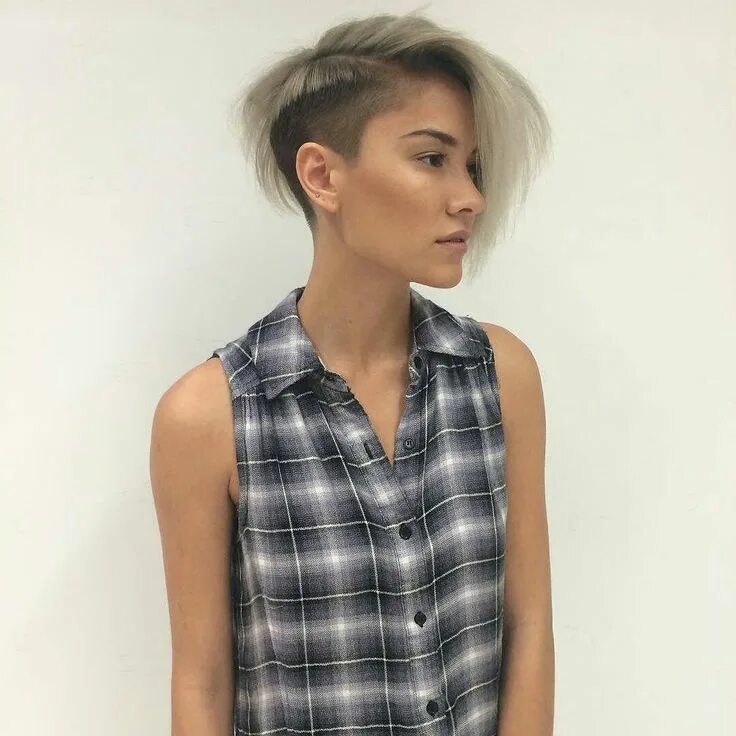 Прическа тамбой женская See this Instagram photo by @hashtagpixiecuts * 341 likes Short hair model, Shor