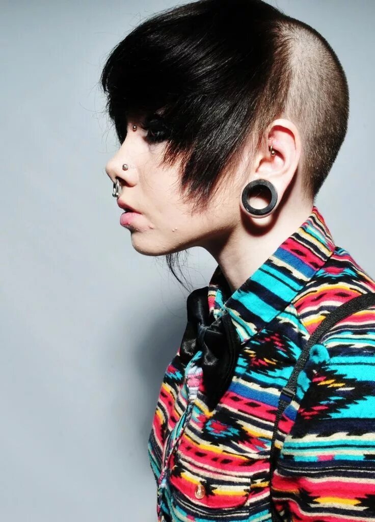 Прическа тамбой женская This picture is amazing!!! Punk hair, Hair cuts, Chelsea cut