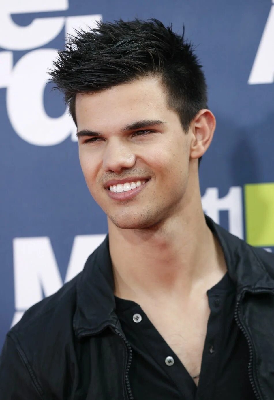 Прическа тайлера Taylor Lautner from 'Twilight' is Hot, Says Mark Wahlberg to Leonardo DiCaprio P