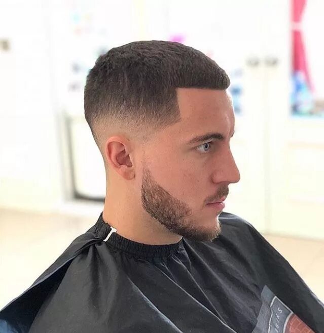 Прическа цезарь мужская фото короткая Men's Fade Haircut: A Stylish and Timeless Look