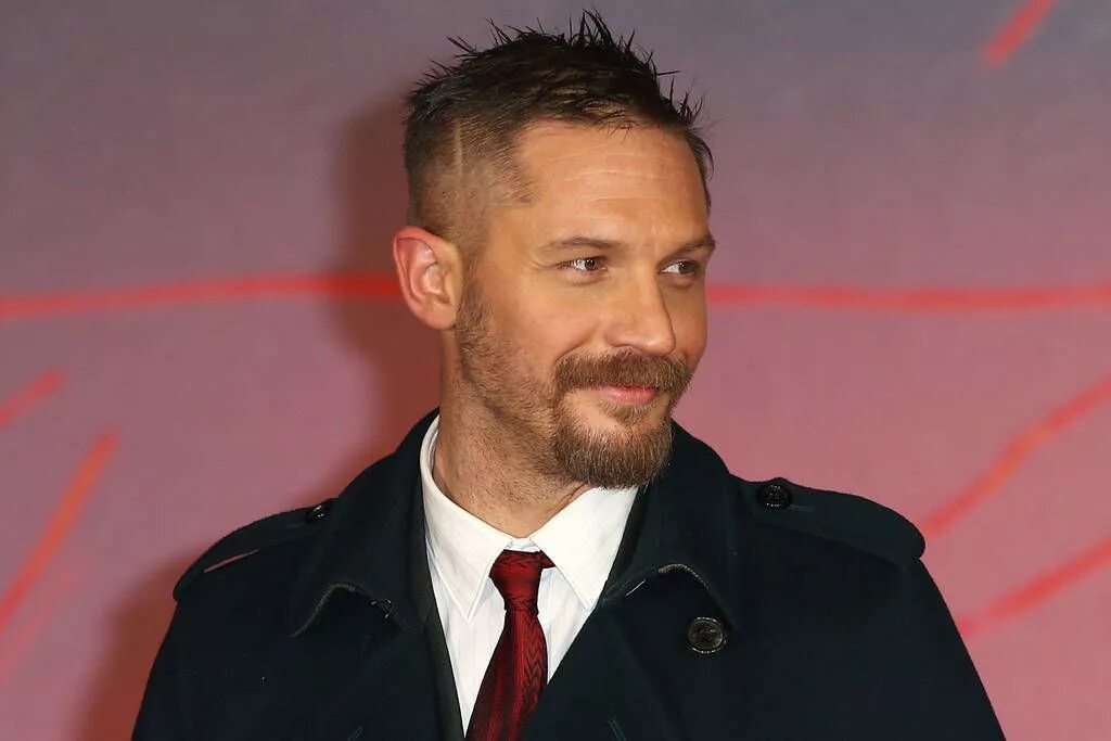 Прическа тома Tom Hardy ShowFilmFirst Tom hardy haircut, Tom hardy taboo haircut, Tom hardy